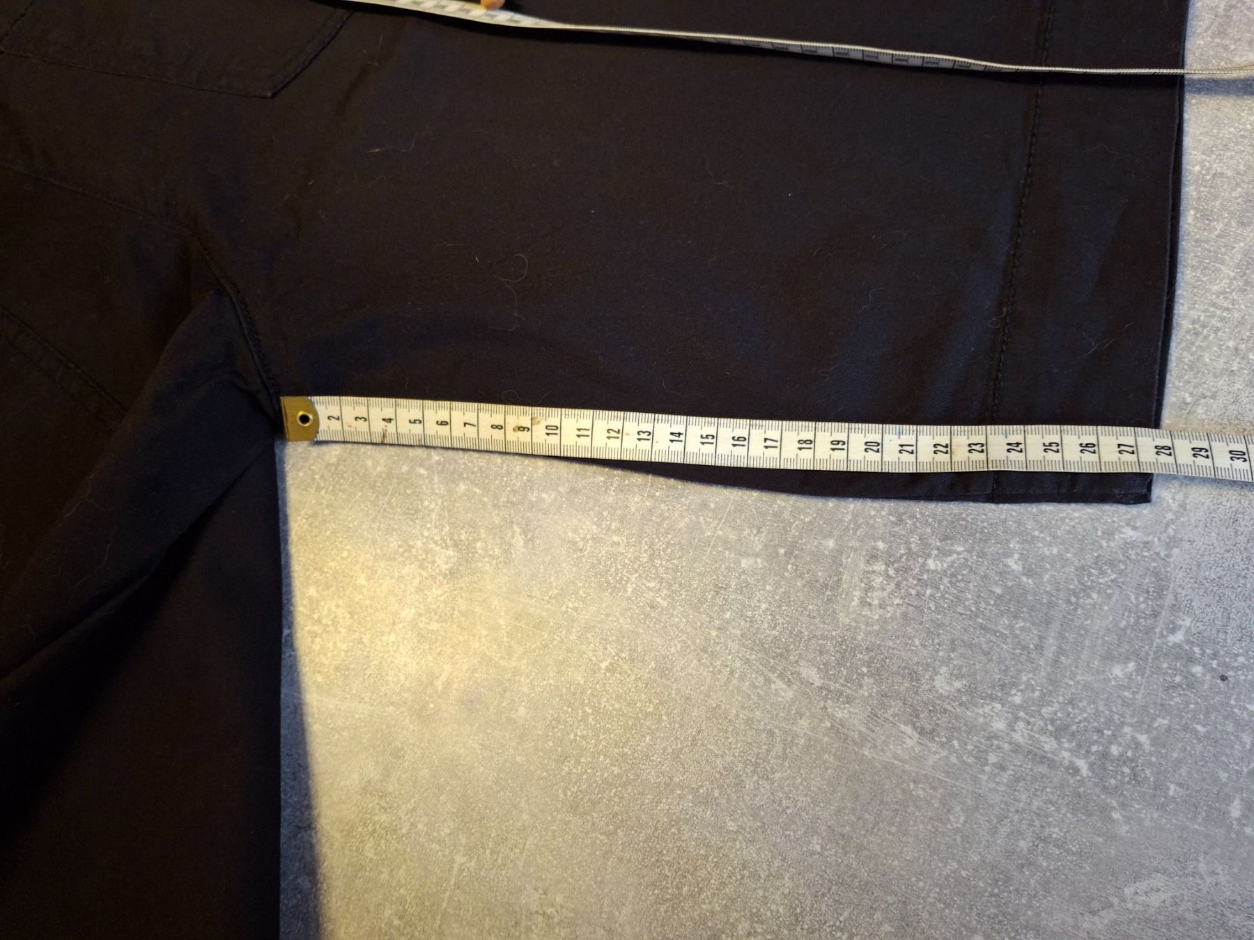 C&A Pantaloni: Short noir taille 44 marque C&A – Usato da Villiers venduto da san_jn5w 3