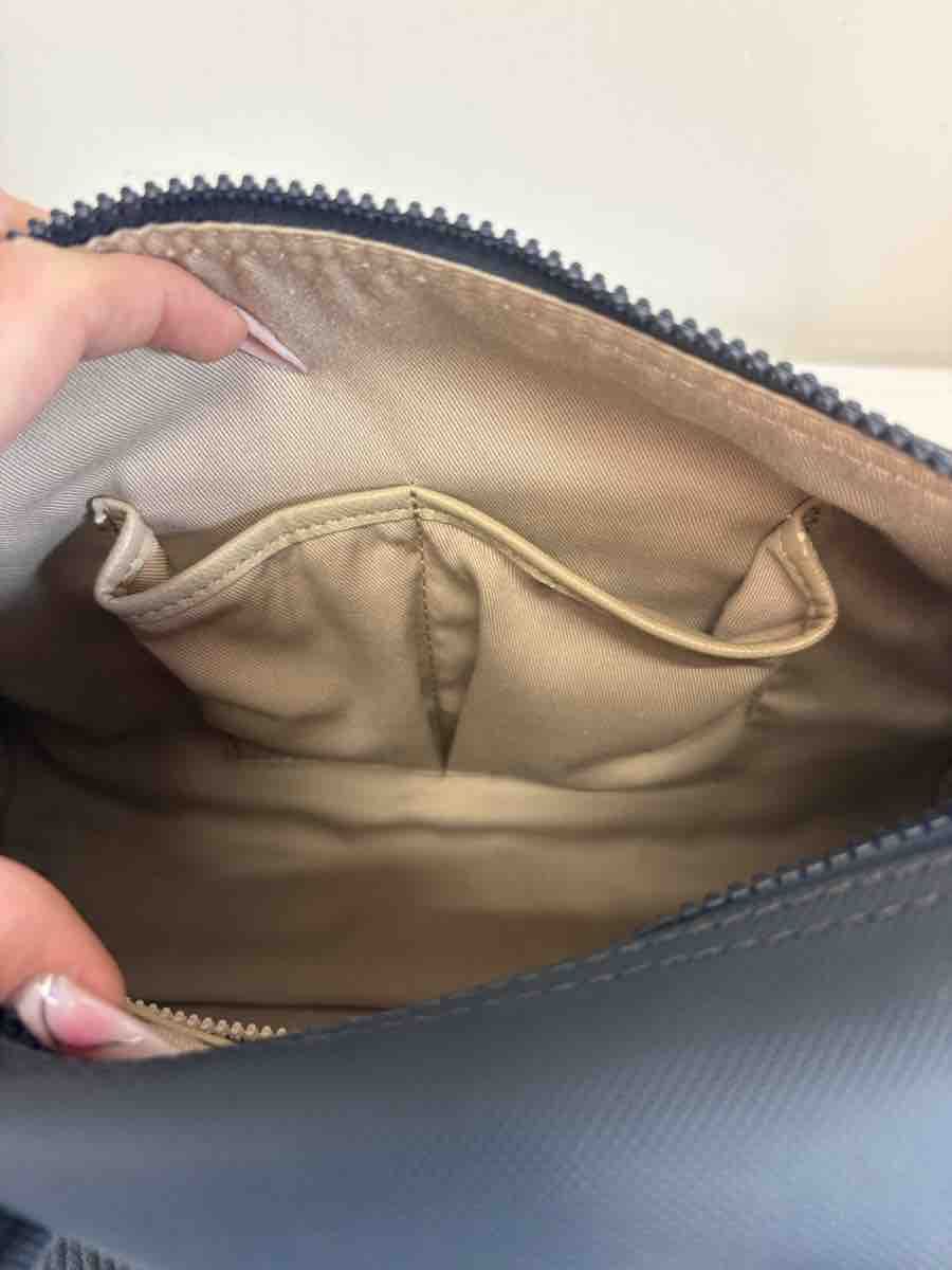 Lacoste Borse: Borsa a mano Lacoste – Nuovo (secondo la descrizione) da Giubiasco venduto da mol_f9mf 4