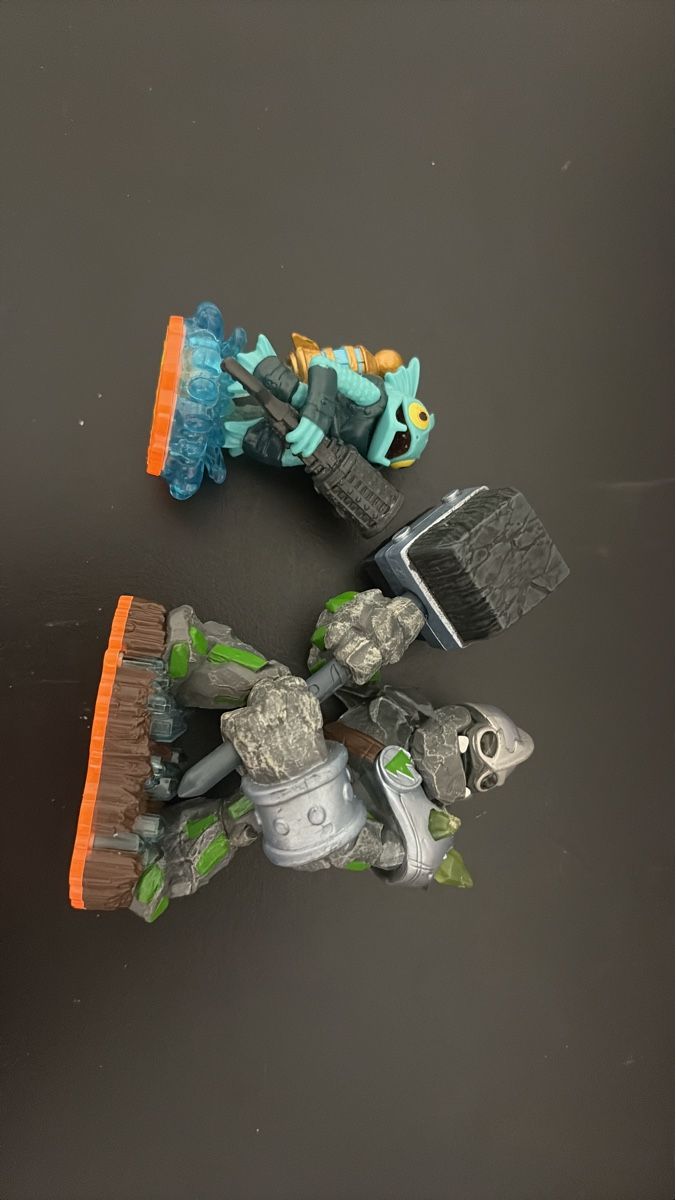 Giochi: Skylanders Figuren Set 2 Stück gebraucht – Usato da Emmenbrücke venduto da Dr.Stone