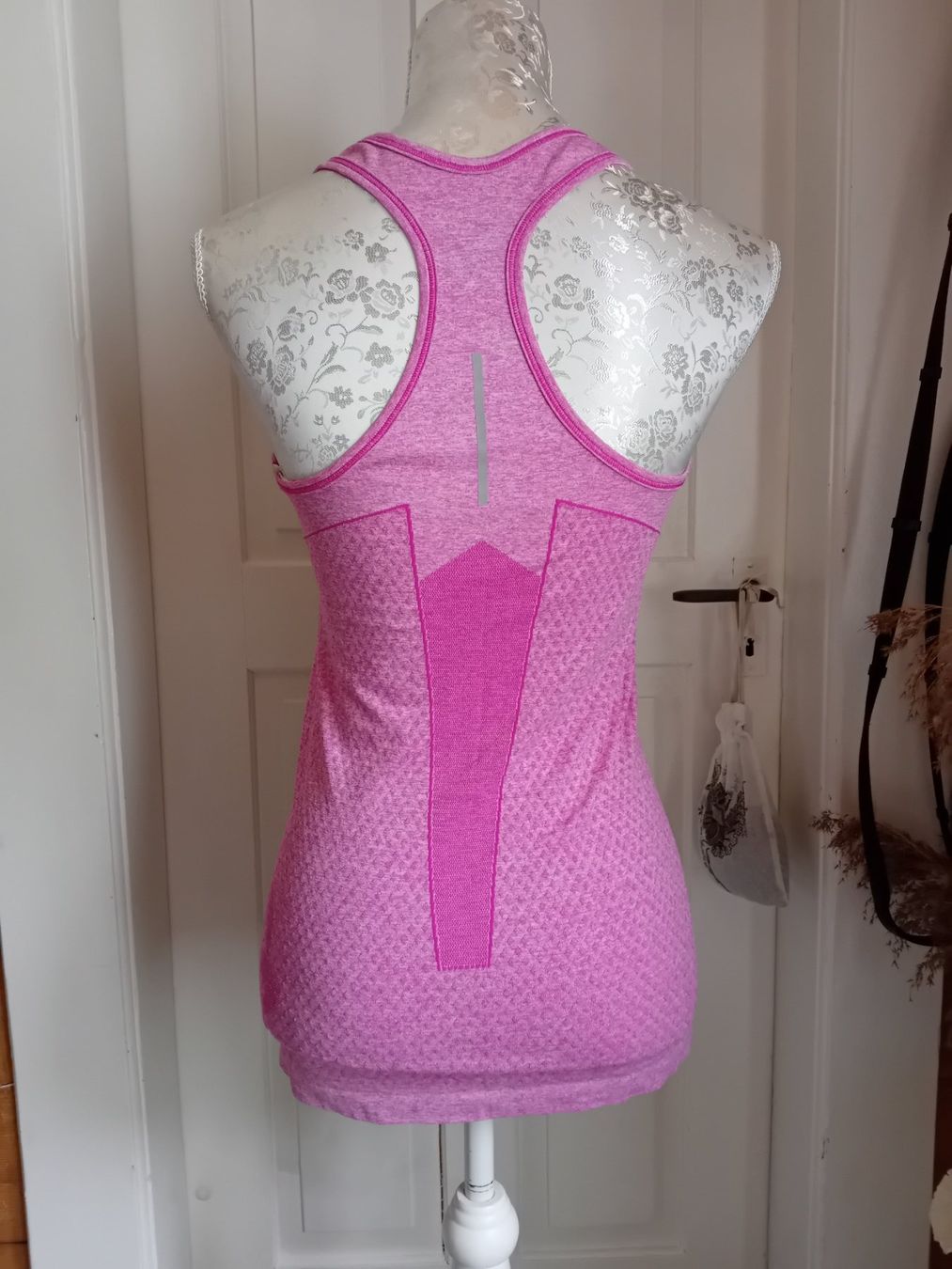 Nike Leibchen & Hosen: Sport shirt S – Gebraucht aus Rüthi (Rheintal) von titlis07 2