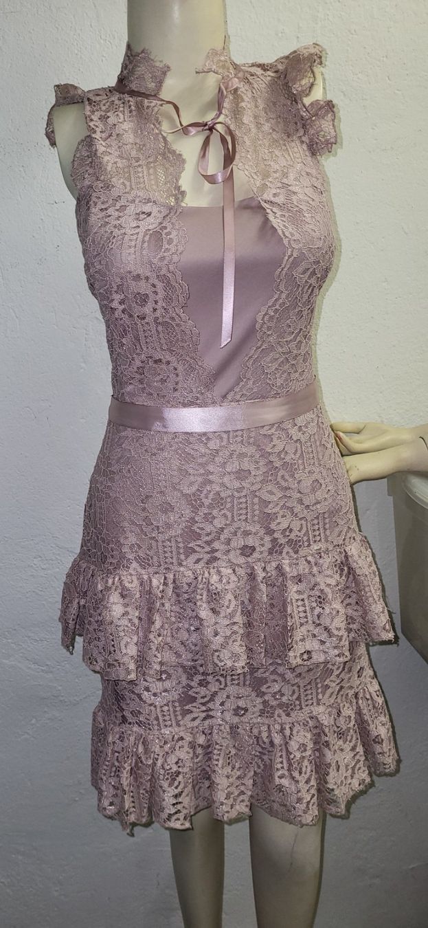 Kleider: Kleid Lipstick Gr. 8 = 34 – Gebraucht aus Zürich von Roberto040 1