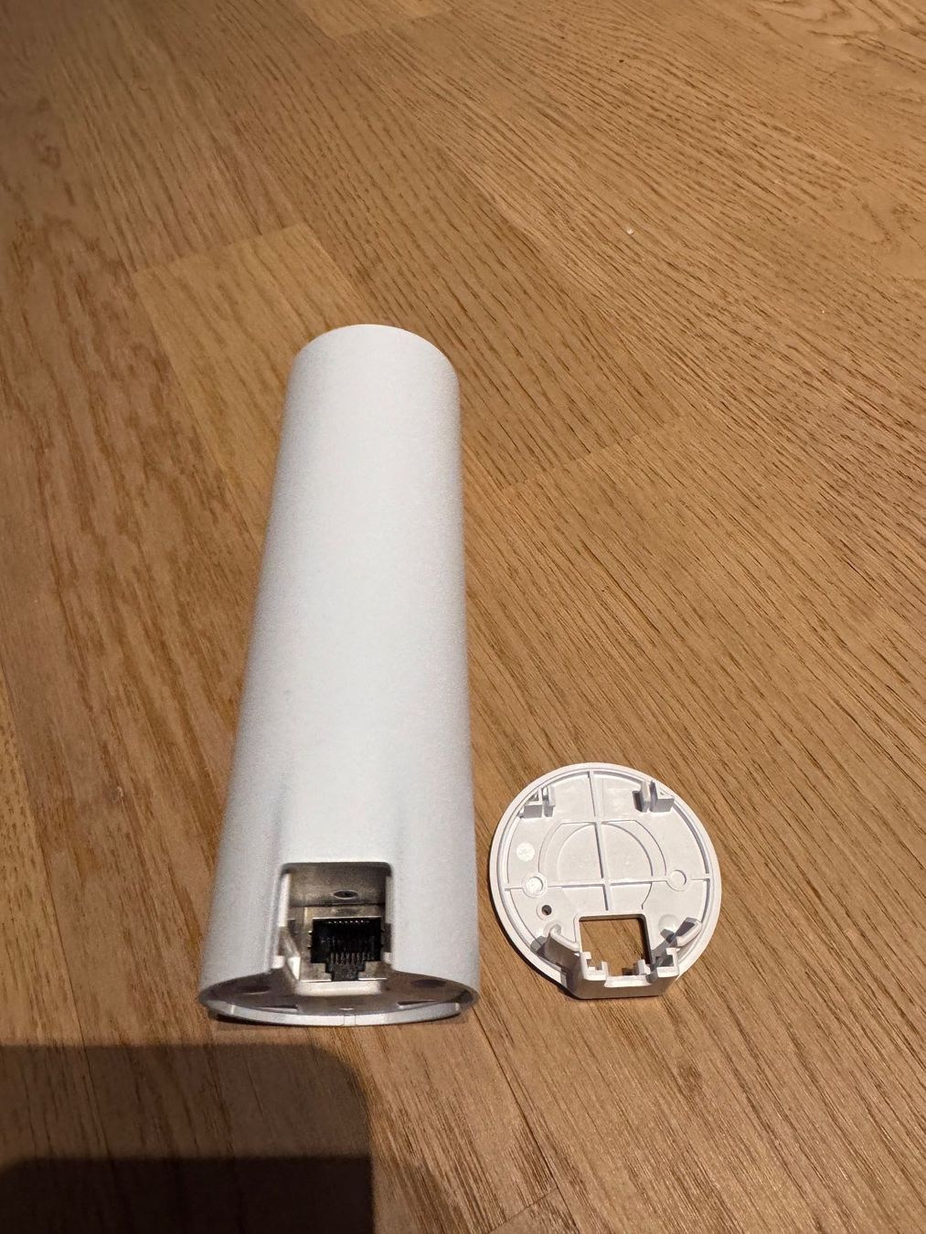 Ubiquiti Modem & Router: UniFi U6 Mesh Access Point – Usato da Lenzburg venduto da _remus_ 1