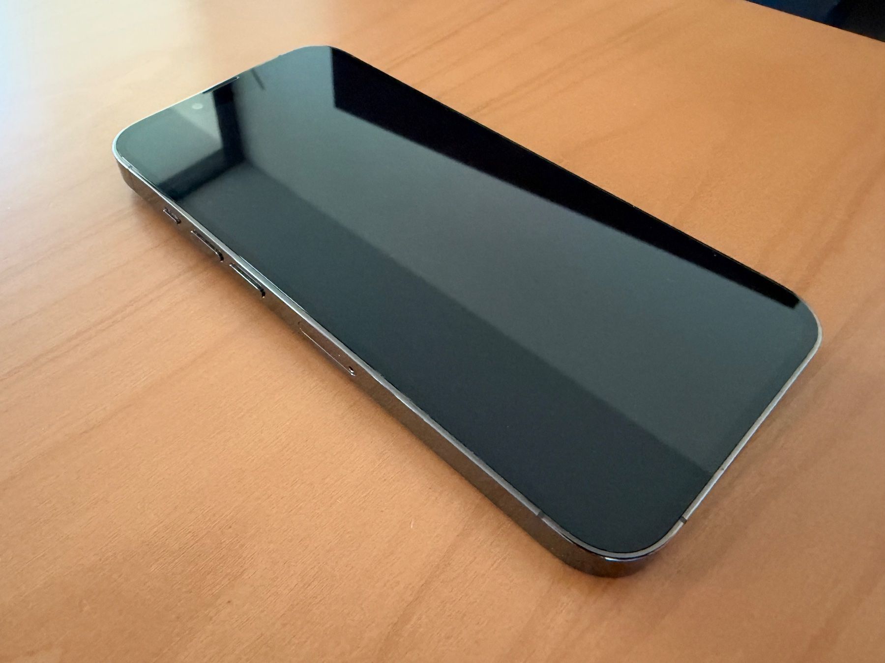 Apple Telefoni cellulari / Smartphones: Makelloses iPhone 13 Pro 256 GB, Farbe Graphit mit Zubehör – Usato da Oberwil BL venduto da tom_ytl5 5