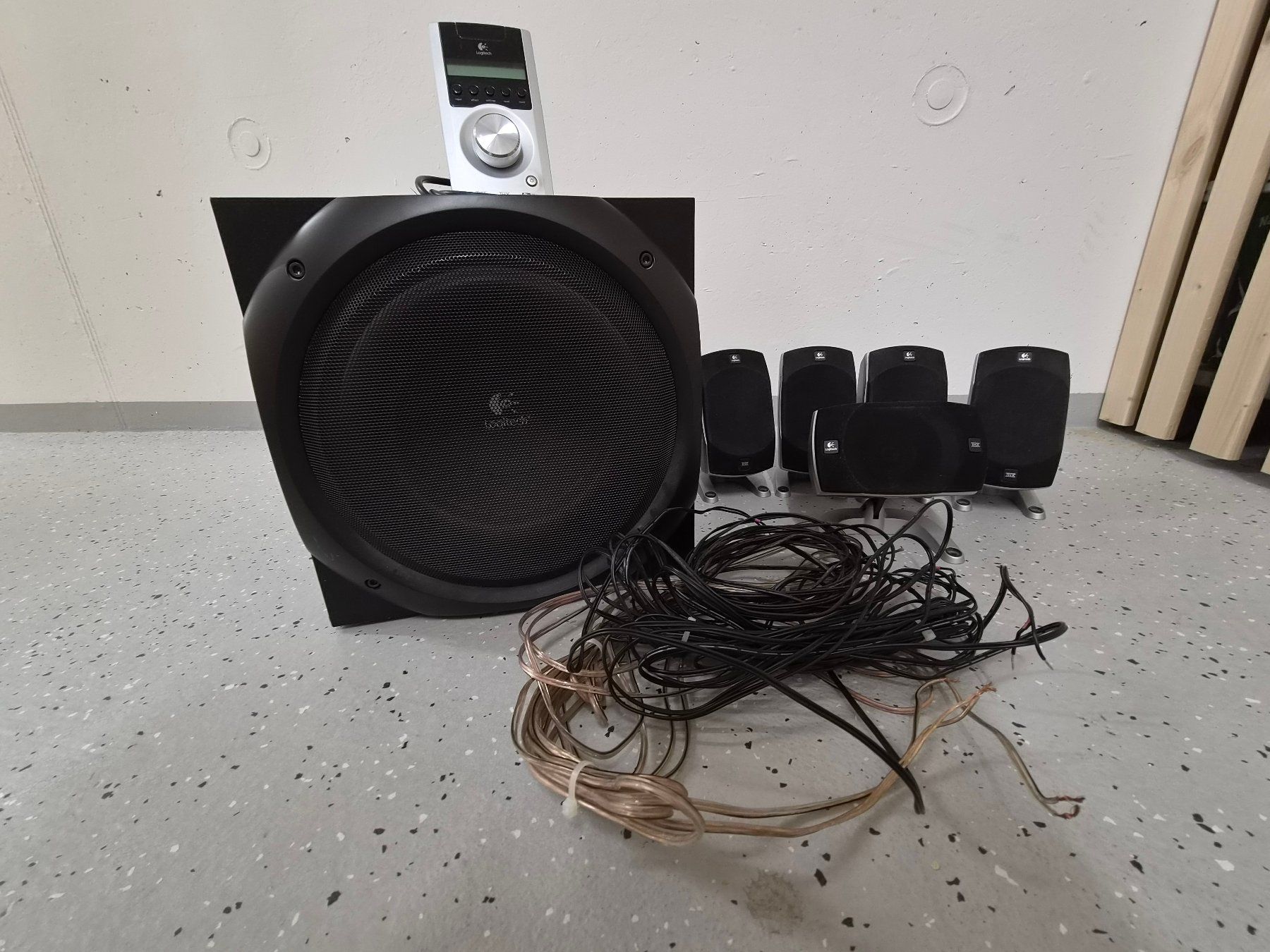 Logitech Lautsprecher: Logitech Z-5500 (5.1 Surround) – Gebraucht aus Burgdorf von PC-Builder