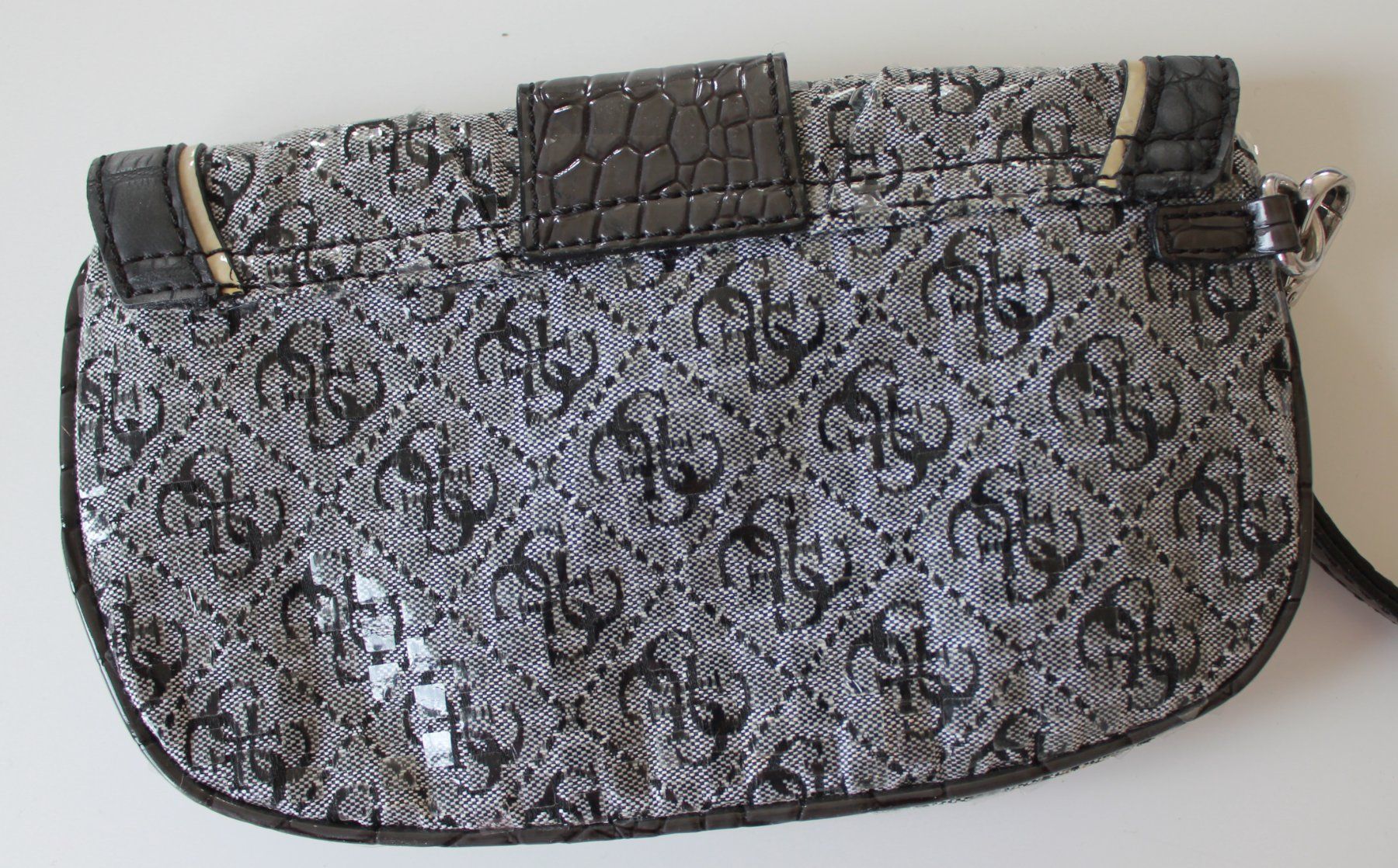 Guess Taschen für Damen: Sac à main / Pochette  Guess    NEU! – Neu und originalverpackt aus Peseux von Gilloss 6