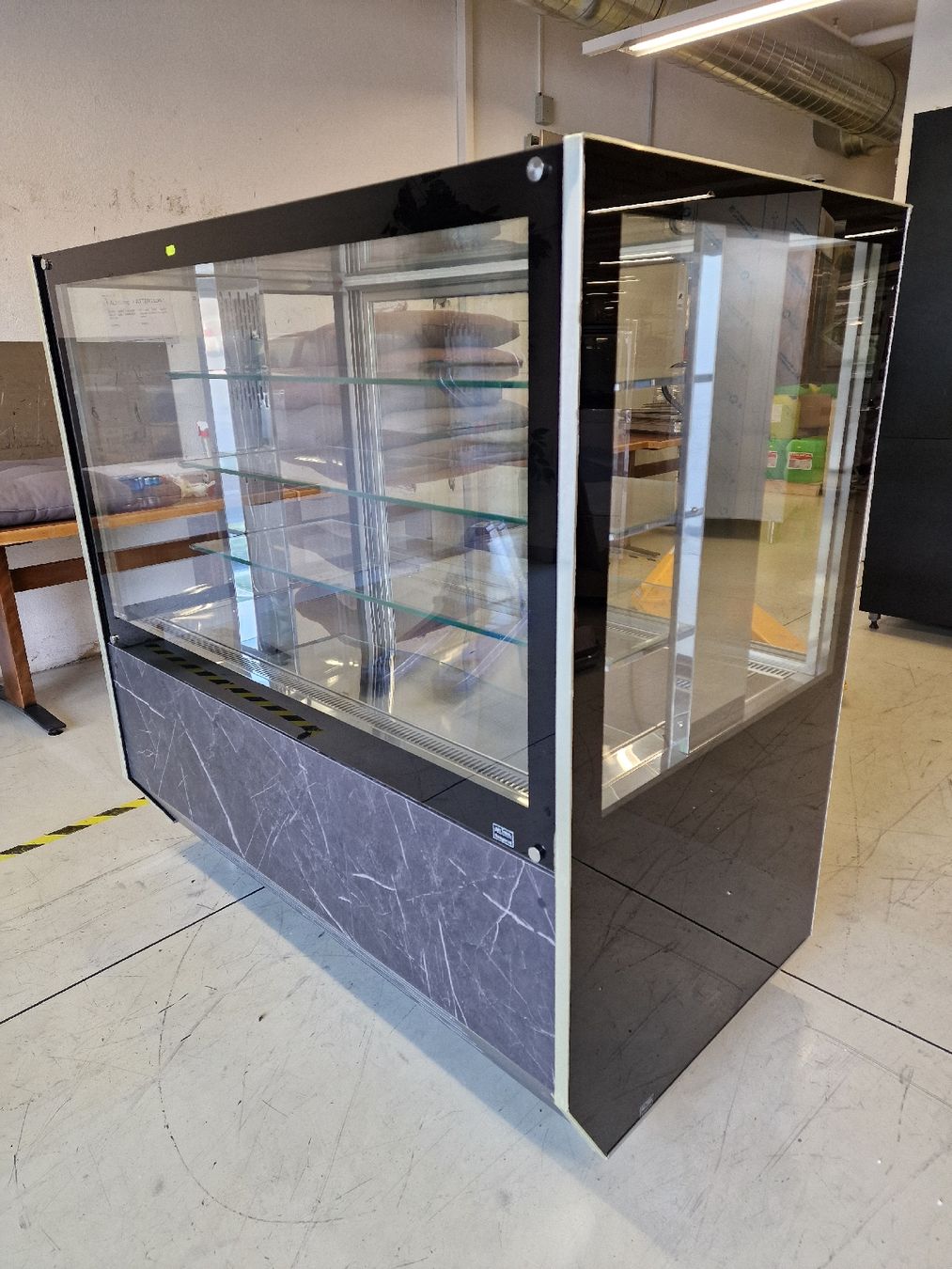 Allestimento di negozi e stand fieristici: Kühlvitrine  Neu – Usato da Niederwangen BE venduto da HasGastrobedarf 8