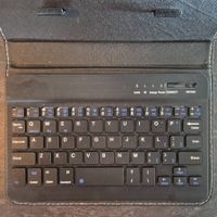 Universal Bluetooth Tastatur fuer Smartphone / Tablet