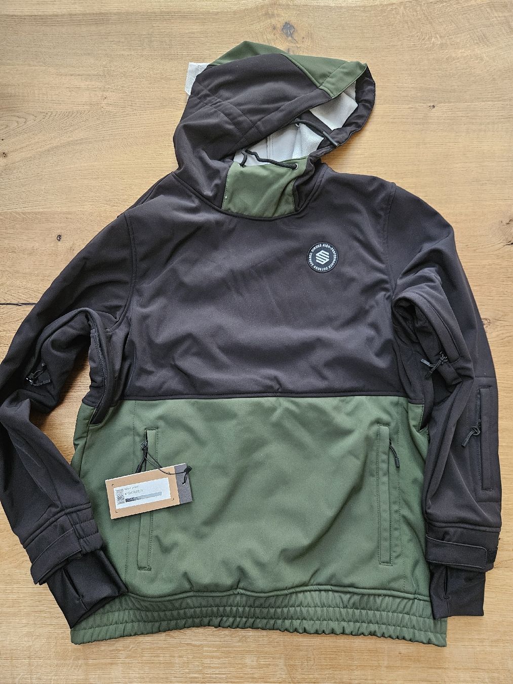Giacche: stylischer Ski-/Snowboardpullover von Siroko – Nuovo e nell'imballaggio originale da Brunnen venduto da Sel.T.
