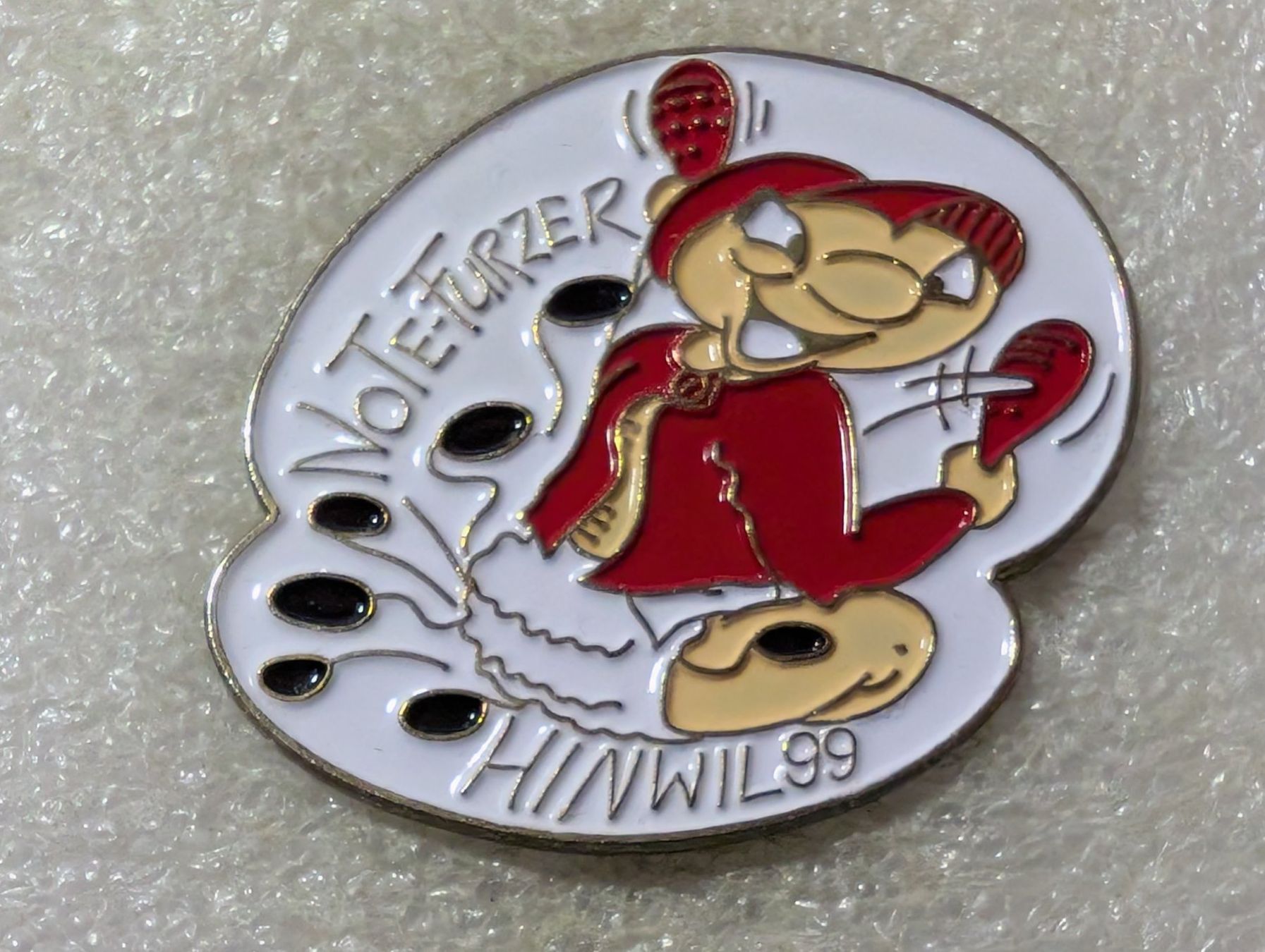 Placchette & Badge: Ansteckpin 176: Notefurzer Hinwil 1999 – Usato da Oppligen venduto da Pin-Fall-Shop