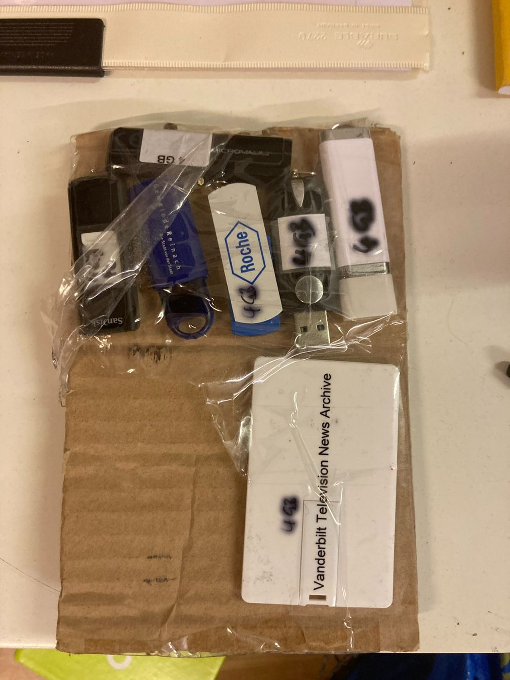 Chiavette USB: USB Stick Konvolut 4GB – Usato da Gümligen venduto da Storcko