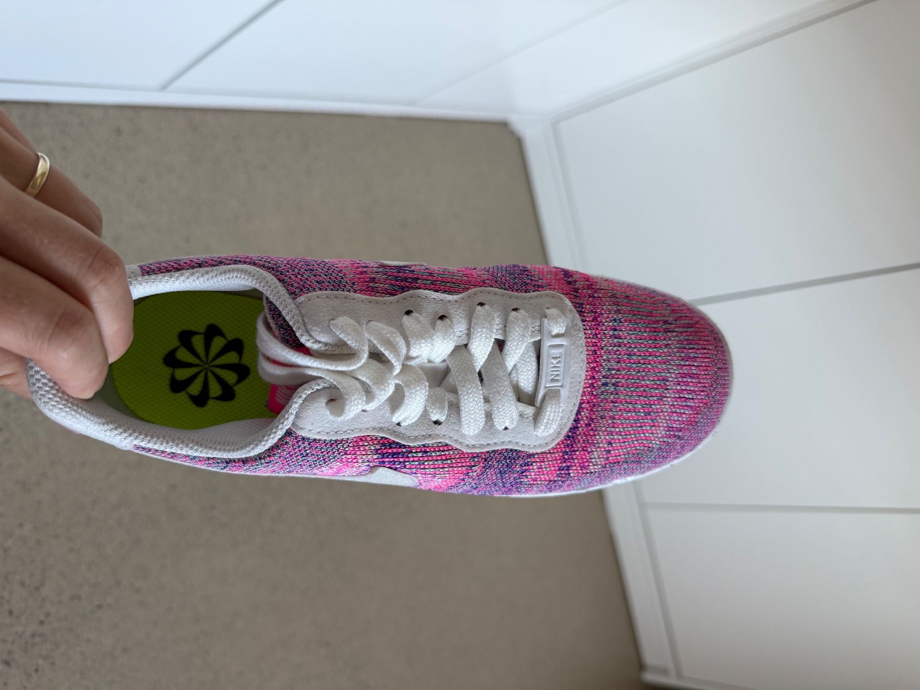 Nike Damenschuhe: Nike Air Schuhe – Neu (gemäss Beschreibung) aus Langwiesen von nin_7mt2 1