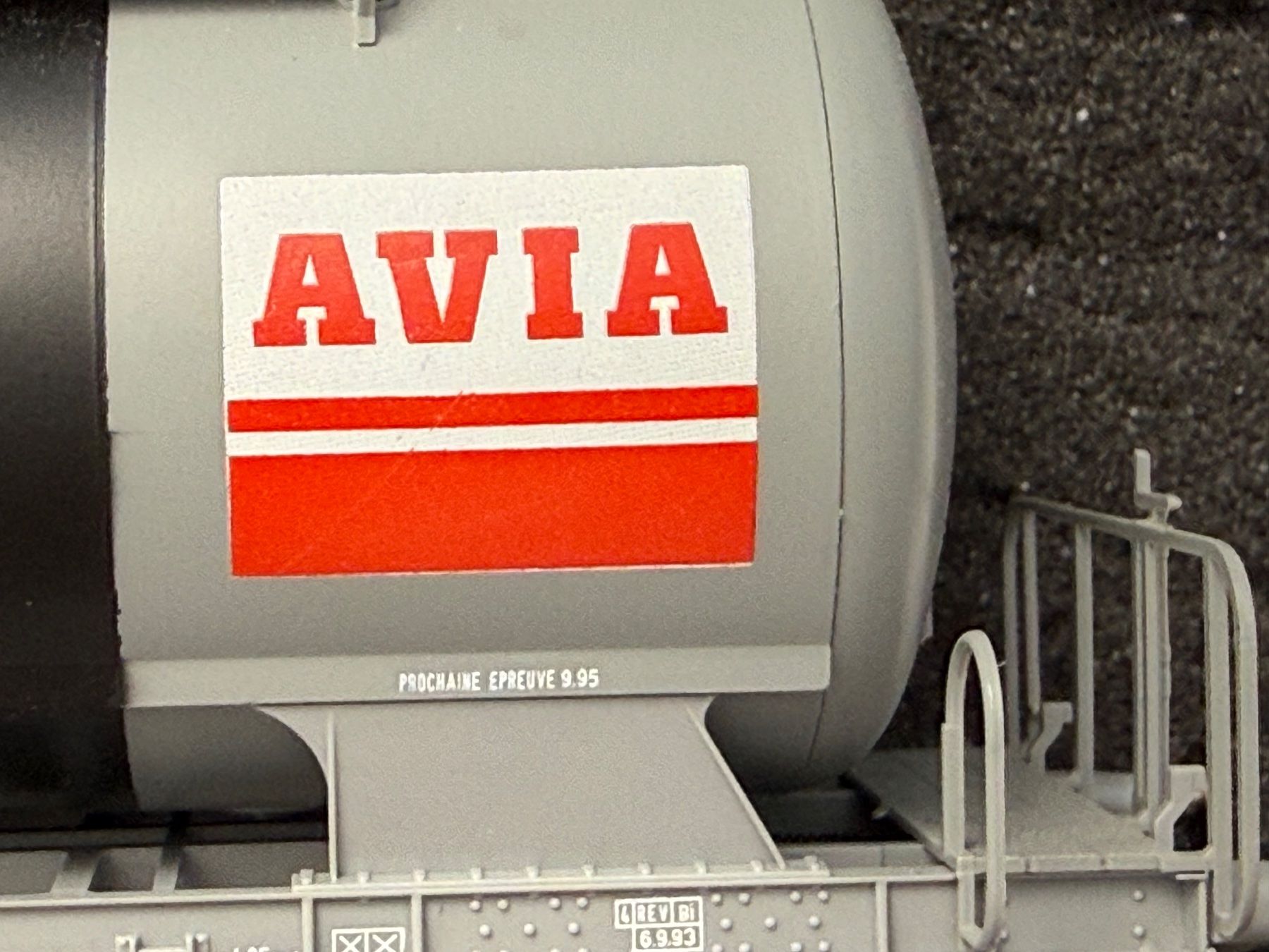Piko Modellini di ferrovie: Roco 44086 2er Set SBB Kesselwagen AVIA  / DC HO – Usato da Jonschwil venduto da sutfra12 8