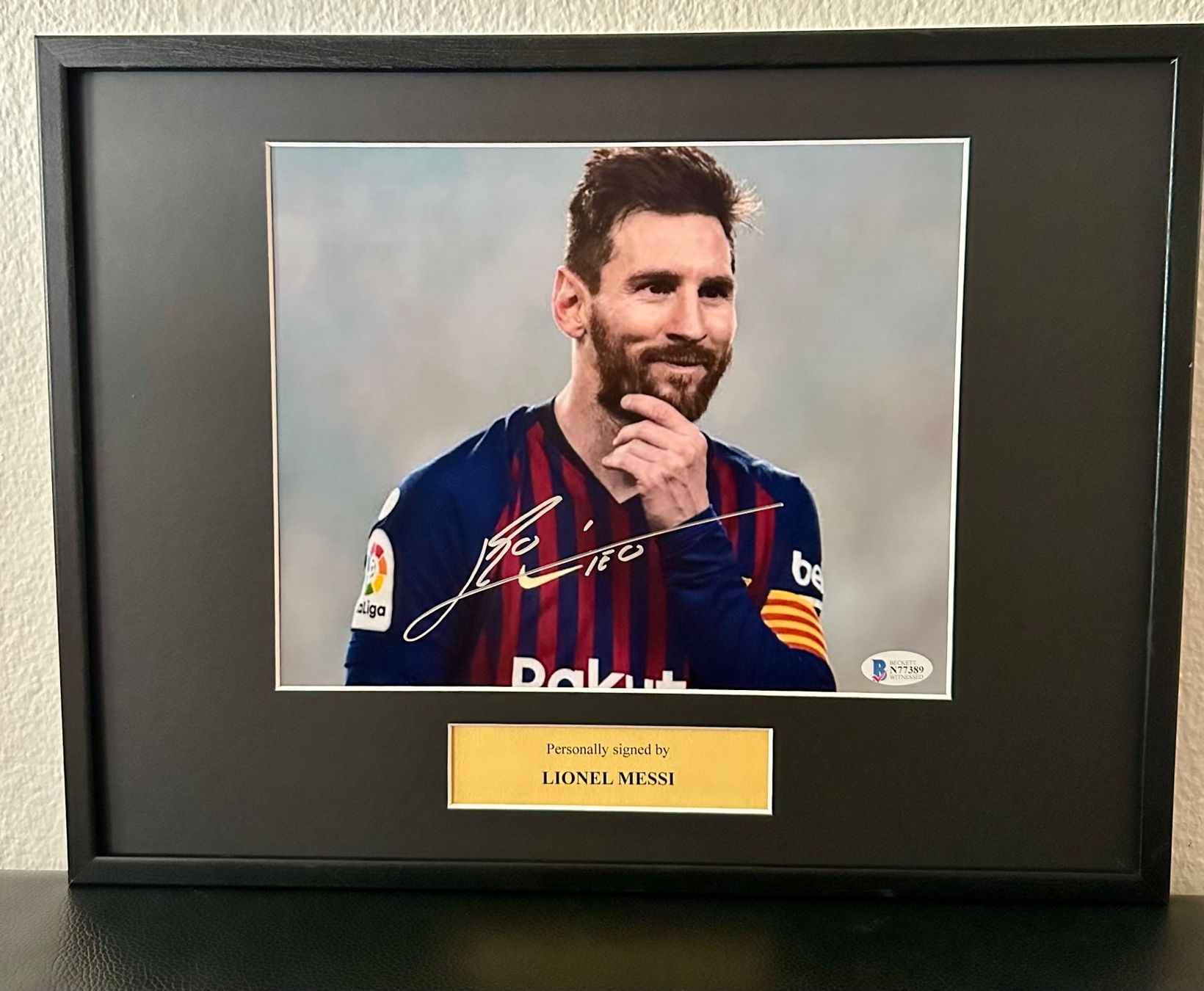 Autografi: Lionel Messi Autogramm mit Zertifikat – Nuovo e nell'imballaggio originale da Bachenbülach venduto da inn_5kmg