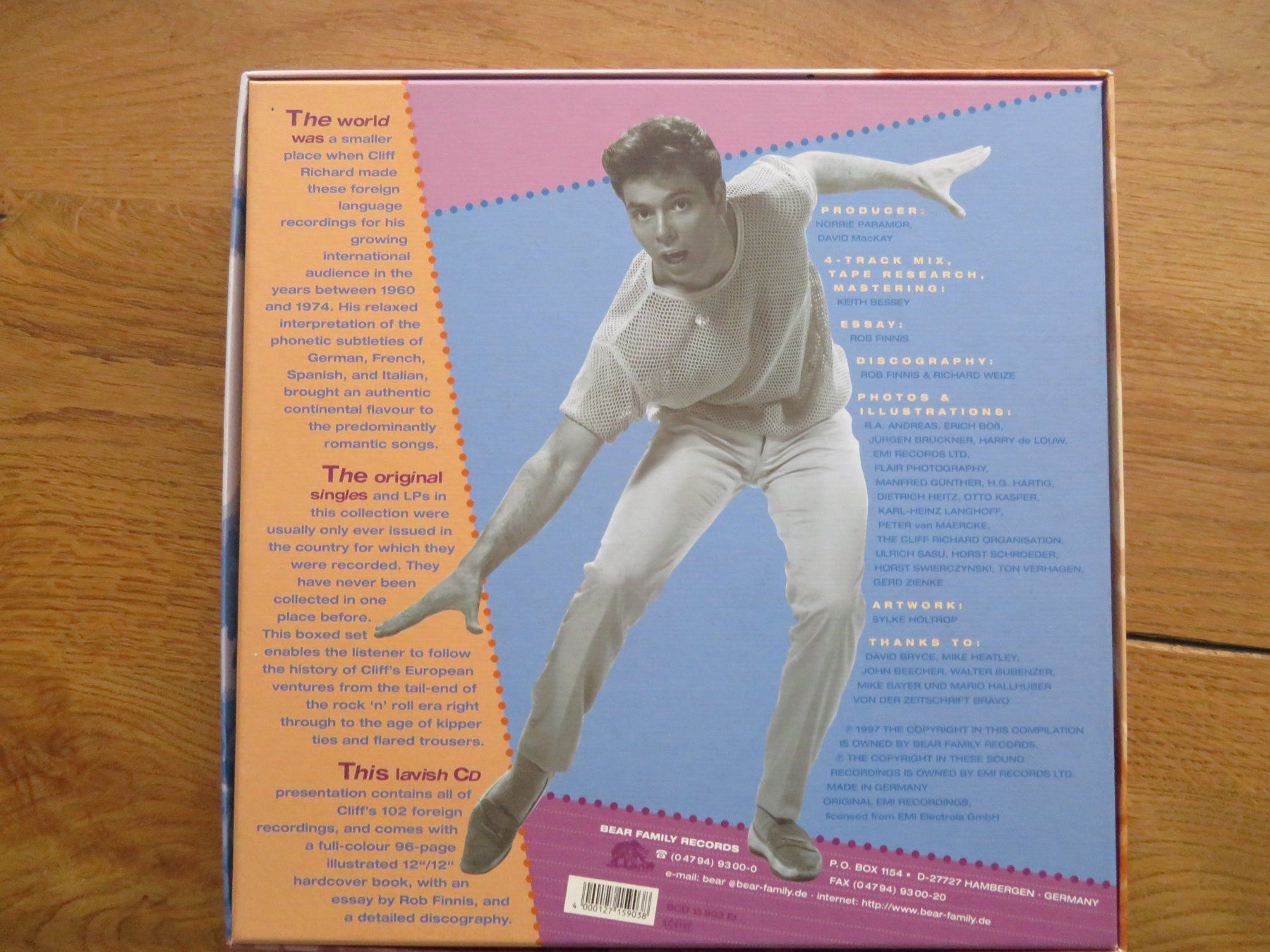 CD: Cliff Richard - On The Continent - 4CD Box-Set – Nuovo (secondo la descrizione) da Zürich venduto da max_cp5f 1