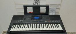 Yamaha PSR-E453 Digital Keyboard