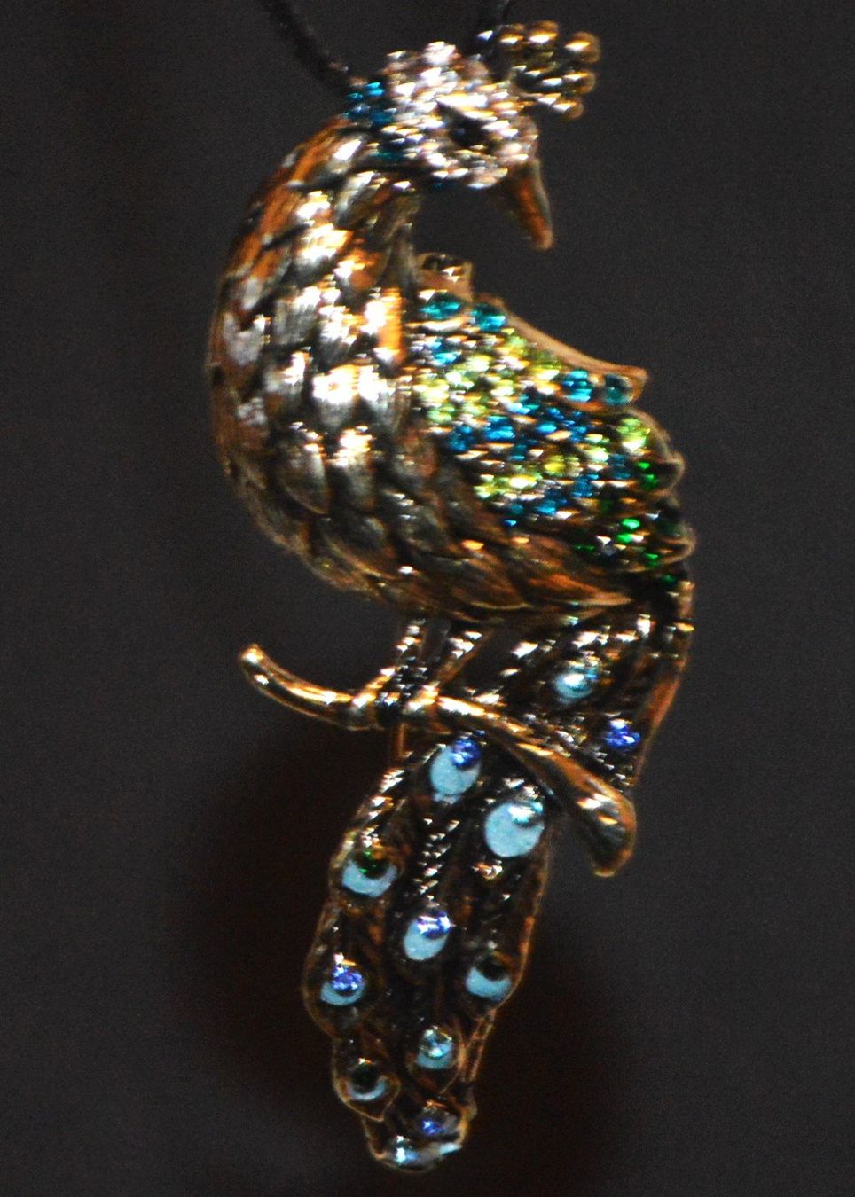 Spille & Fermagli: Brosche oder Halskette L-6694 – Pfau mit Strass – Nuovo e nell'imballaggio originale da Goldiwil (Thun) venduto da han_v5b7 1