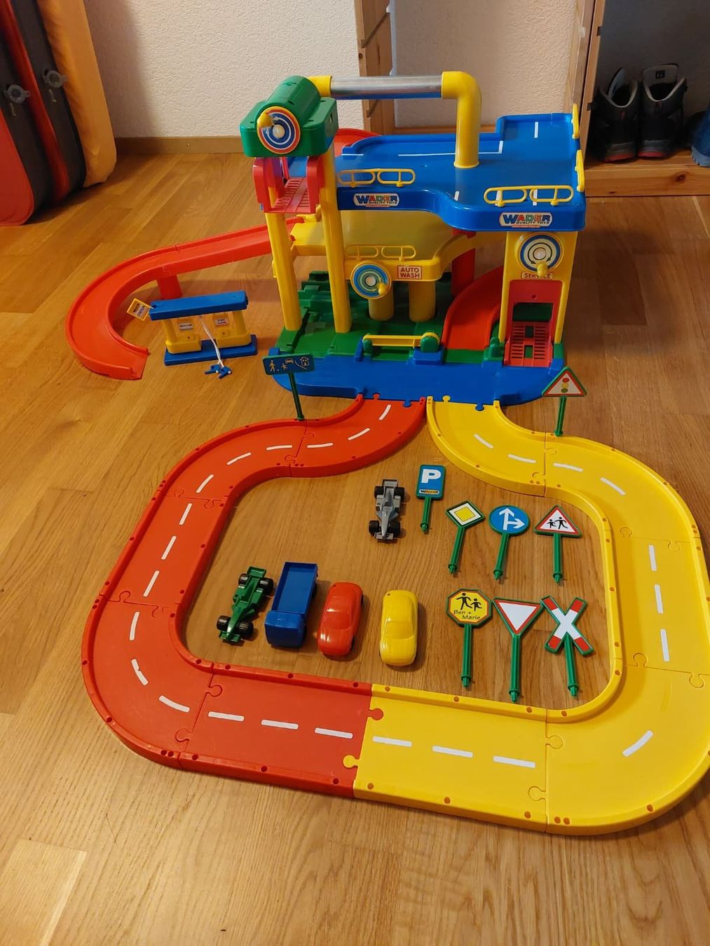 Giocattoli: Kinderspielgarage – Usato da Kaufdorf venduto da s_bo