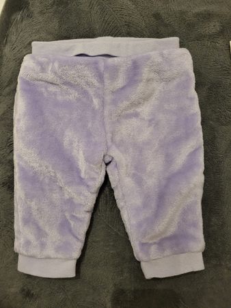 Kuschelige violette Teddy-Hose, Gr. 68