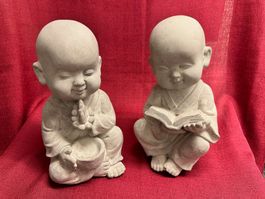 Süsse Buddha-Mönche Steinoptik – 2er Set Deko-Figuren
