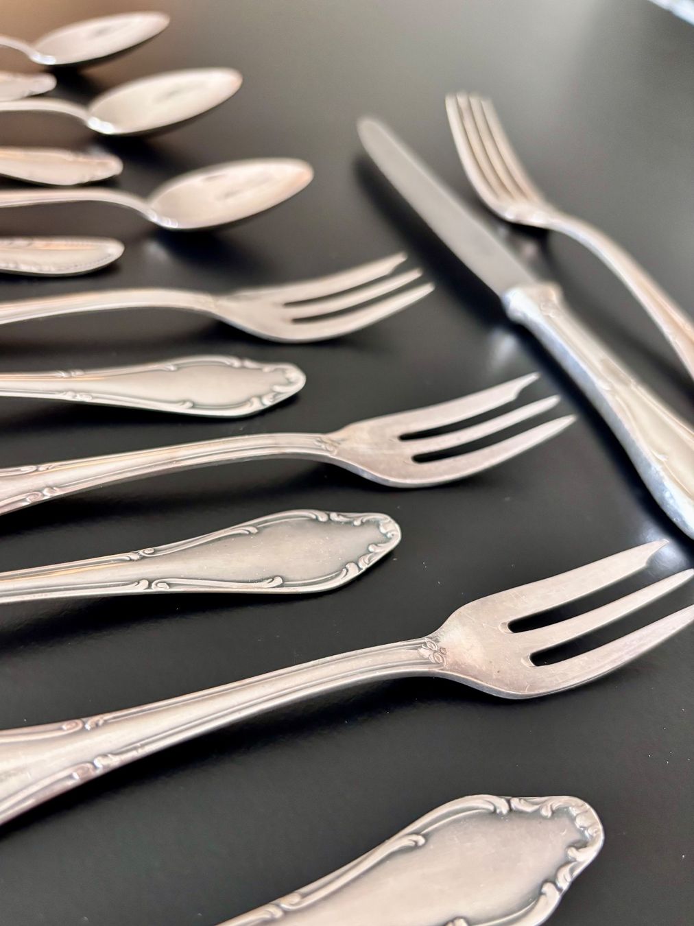 Set di posate: Versilbertes, Besteckset: 1 Messer 6 Löffel 7 Gabeln – Usato da Bottmingen venduto da ale_lls9