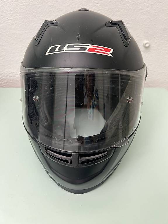 Helme & Visiere: LS2 Motorradhelm Integralhelm  Grösse XL  schwarz – Gebraucht aus Dietikon von DStella66