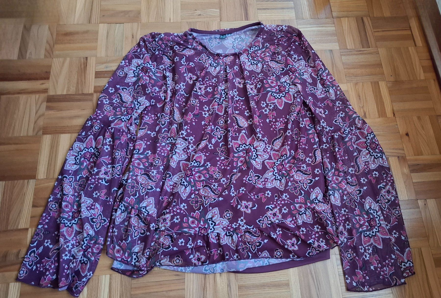 Top: Blouse violette à fleurs/Bluse lila mit Blumenmuster – Nuovo (secondo la descrizione) da Moutier venduto da ant_6dwq