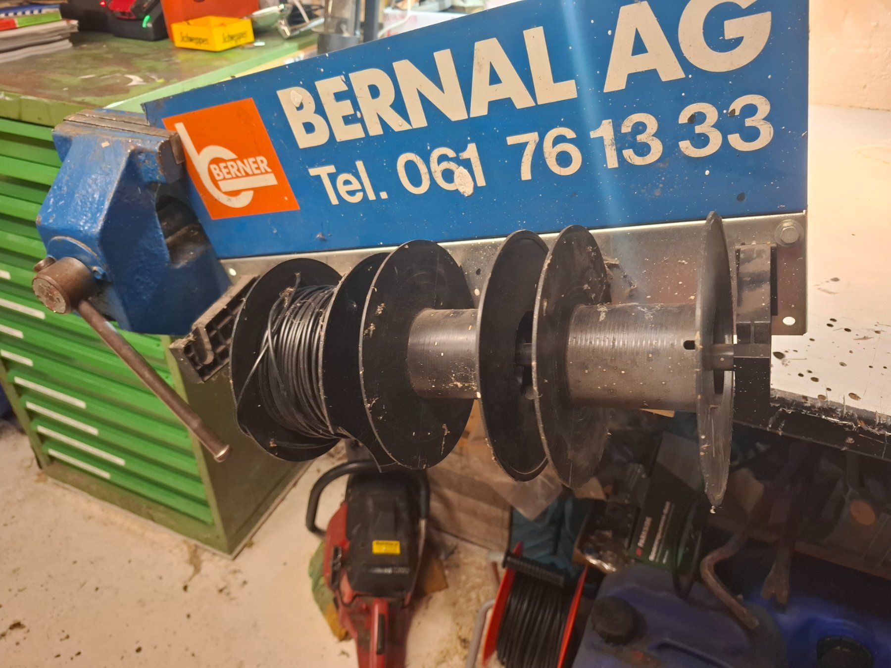 Cavi: Kabelrollen Halter Berner mit Kabelabroller gebraucht – Usato da Langnau i. E. venduto da Superseven69 1