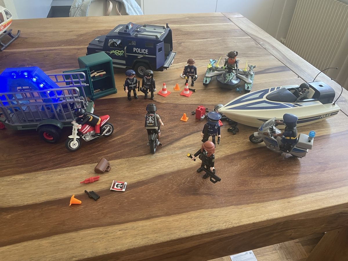 Playmobil Giocattoli: Playmobil Polizeiset – Usato da Pfaffhausen venduto da WeiLin