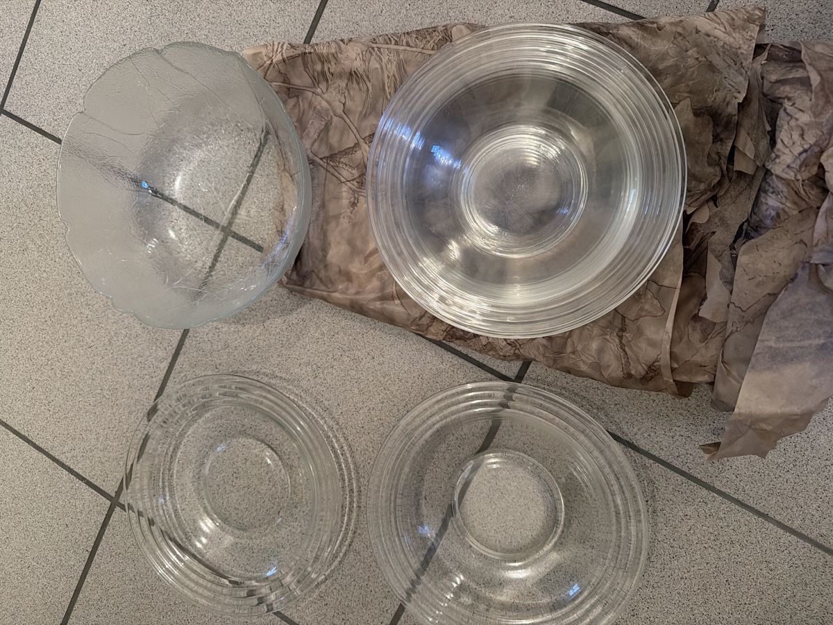 Gläser: Glas Schüssel, 10 Glas-Salat oder Dessertteller – Gebraucht aus Weggis von Doris 2