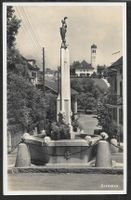 Grenchen Teilansicht mit Brunnen