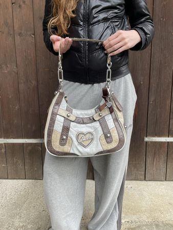 Guess Handtasche Baguette-Stil, neuwertig, Top Zustand!
