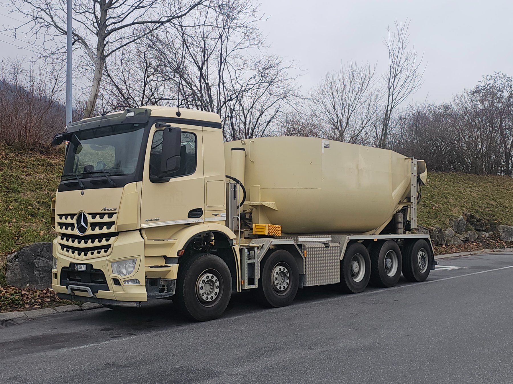 Mercedes-Benz Autocarri: Mercedes 4448 Silo Arocs – Usato da Wettingen venduto da Kwent