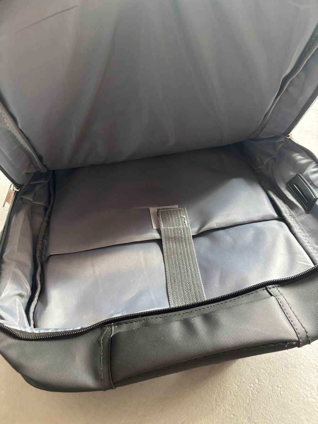 Zaini: Schwarzer Rucksack – Nuovo (secondo la descrizione) da Stalden VS venduto da ile_ld6t 3