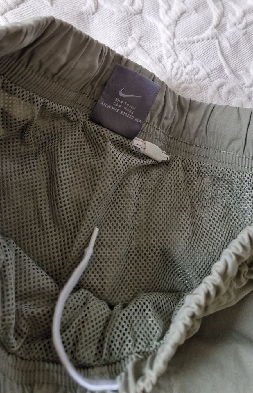 Nike Hosen: Pantalon Nike multifonctions – Gebraucht aus Epalinges von Ozili 1
