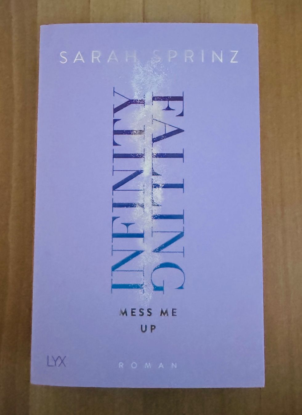 Bücher: Infinity falling- Sarah Sprinz – Gebraucht aus Bettwil von bellis_perennis_222