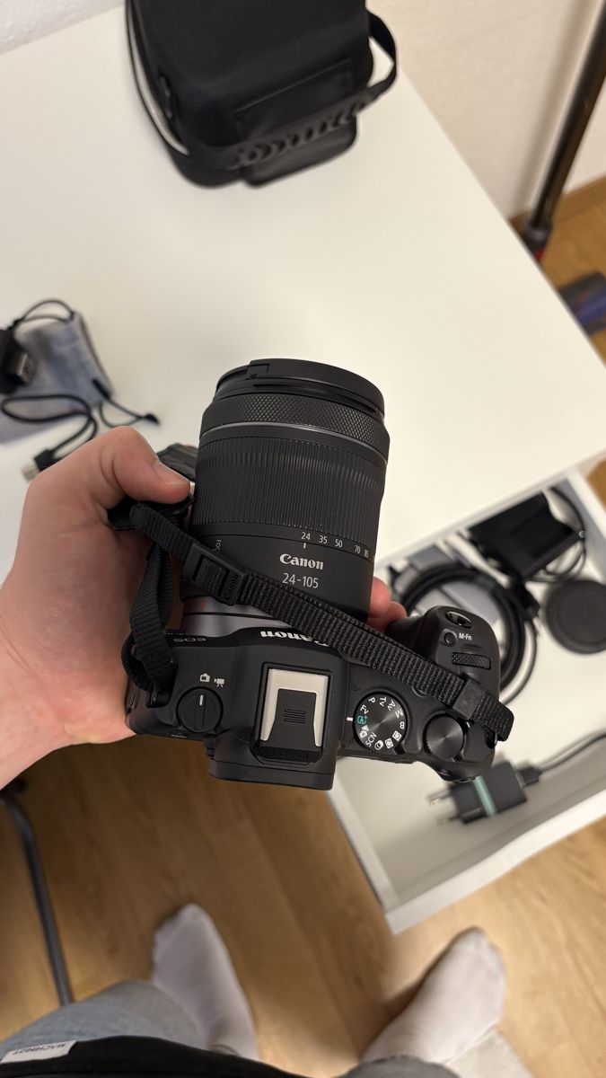Canon Fotocamera: Cannon R8 Kit  – Nuovo (secondo la descrizione) da Emmenbrücke venduto da edm_87nn
