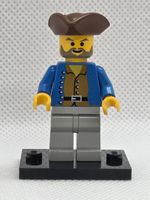 LEGO Pirates pi037 Pirate Brown Shirt, Light Gray Legs