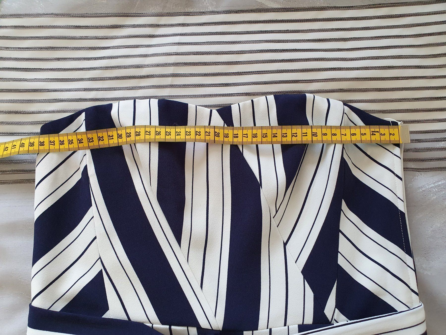 H&M Tute: Trägerloser Jumpsuit – Usato da Zuchwil venduto da mag_mdx5 2