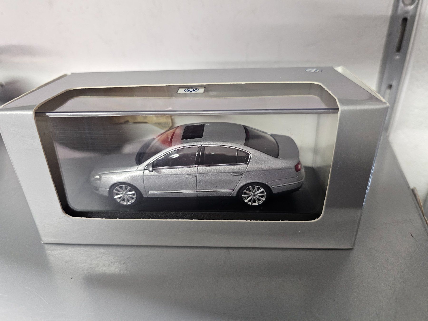 Minichamps Modellini d'auto: vw Passat B6 Minichamps 1:43 – Nuovo e nell'imballaggio originale da Schlieren venduto da Gaja7