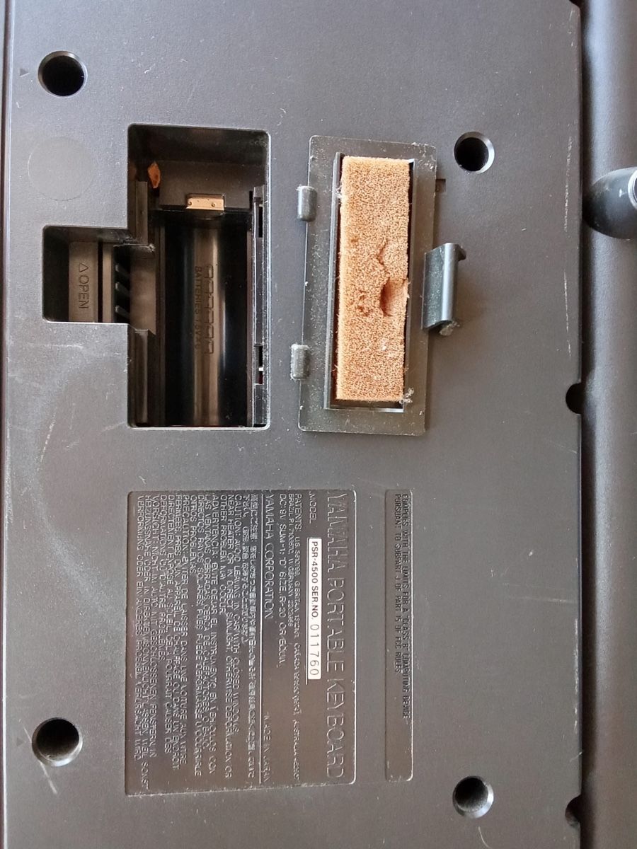 Yamaha Strumenti musicali: Yamaha PSR 4500  – Usato da Obermumpf venduto da davetattoo 4
