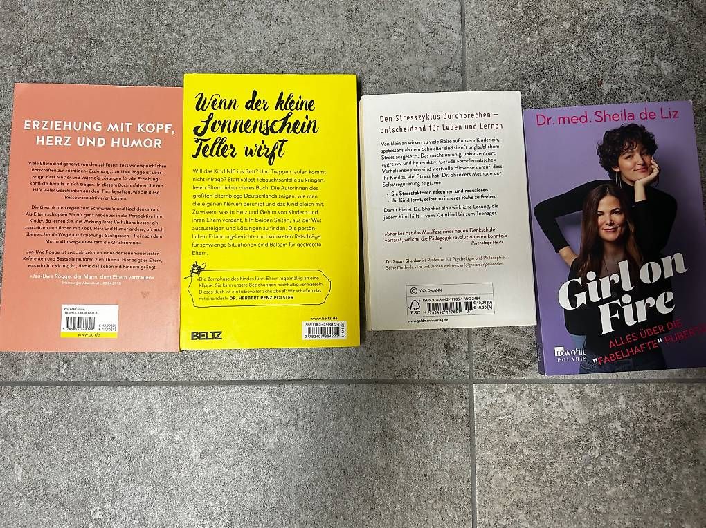 Libri: 3 Elternratgeber, 1 Pubertätsbuch für Mädchen – Usato da Herrliberg venduto da elderberryfairy 1