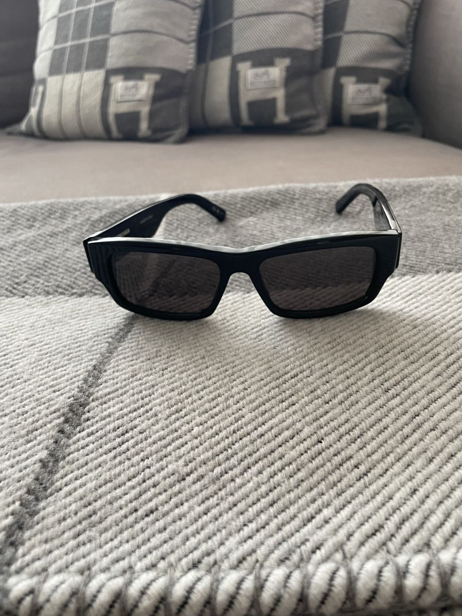 Lunettes & Verres: Sunglasses Balenciaga Rectangular Black  – D'occasion à Zug par Zuger1987 3
