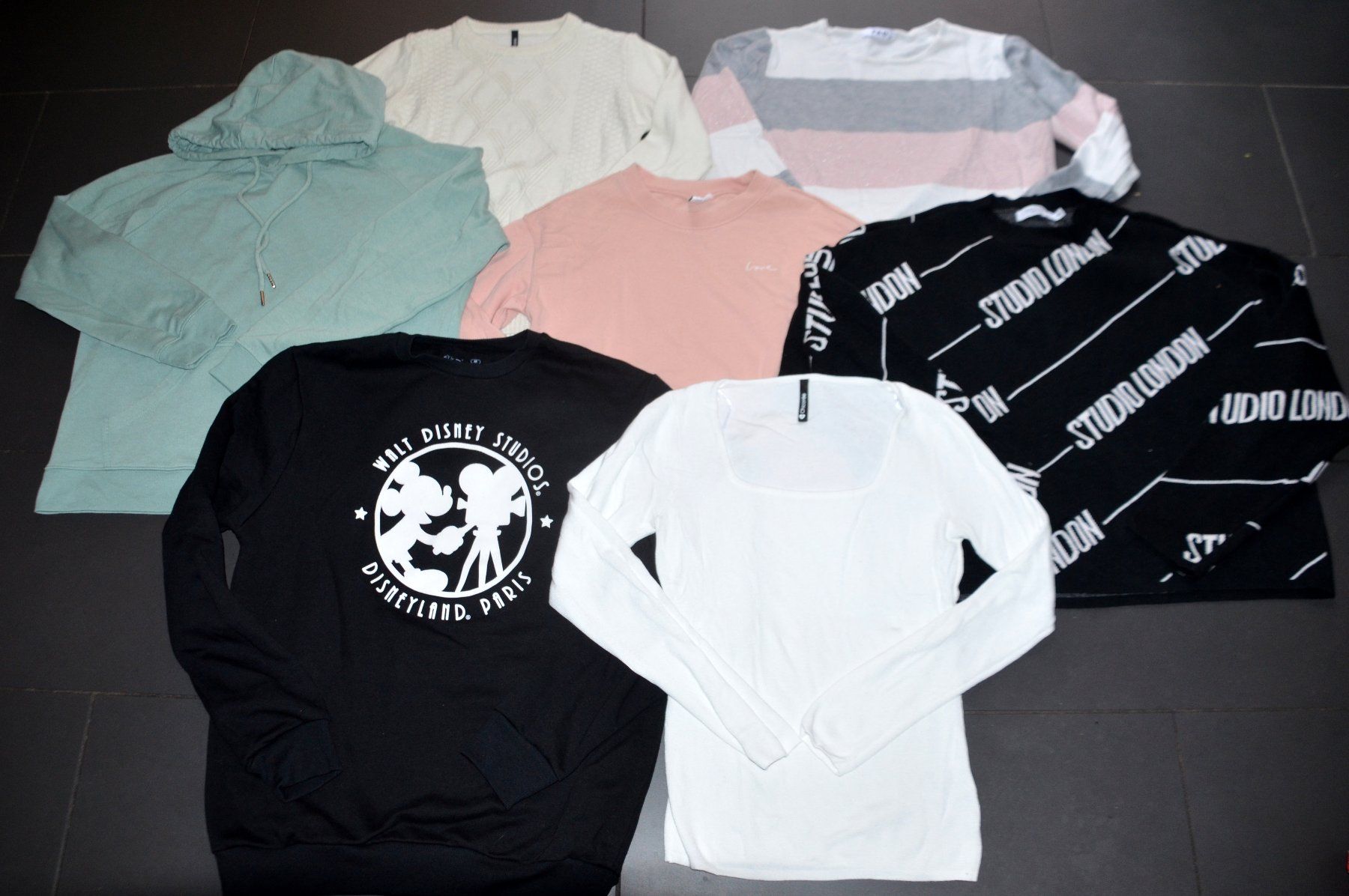 Pullover & Sweatshirts: 7 x Pullover / pull M/L – Gebraucht aus Collonges von arashee