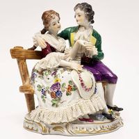 Volkstedt Porzellanfigur Paar auf Bank