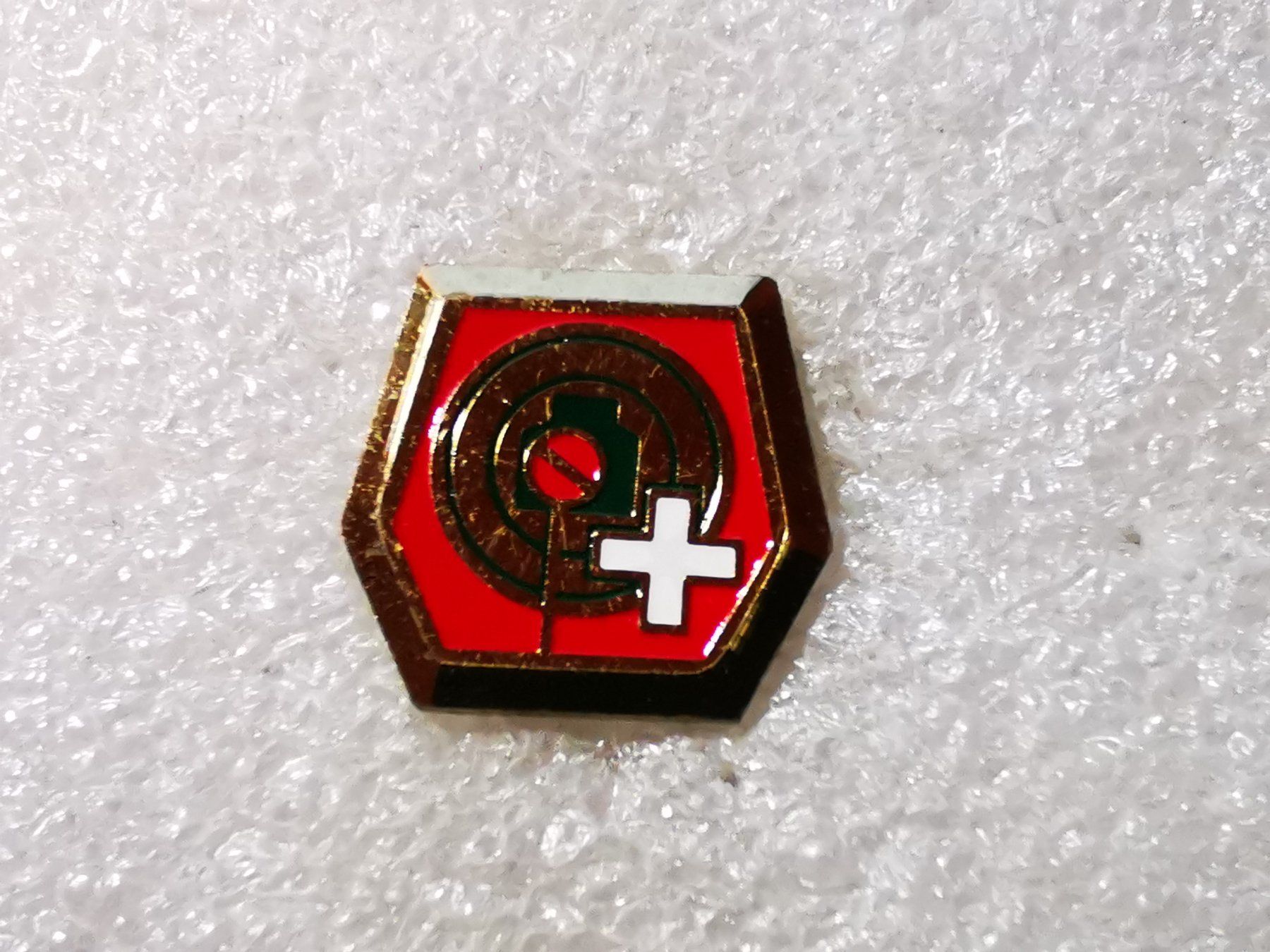 Placchette & Badge: Ansteckpin 63: – Usato da Oppligen venduto da Pin-Fall-Shop