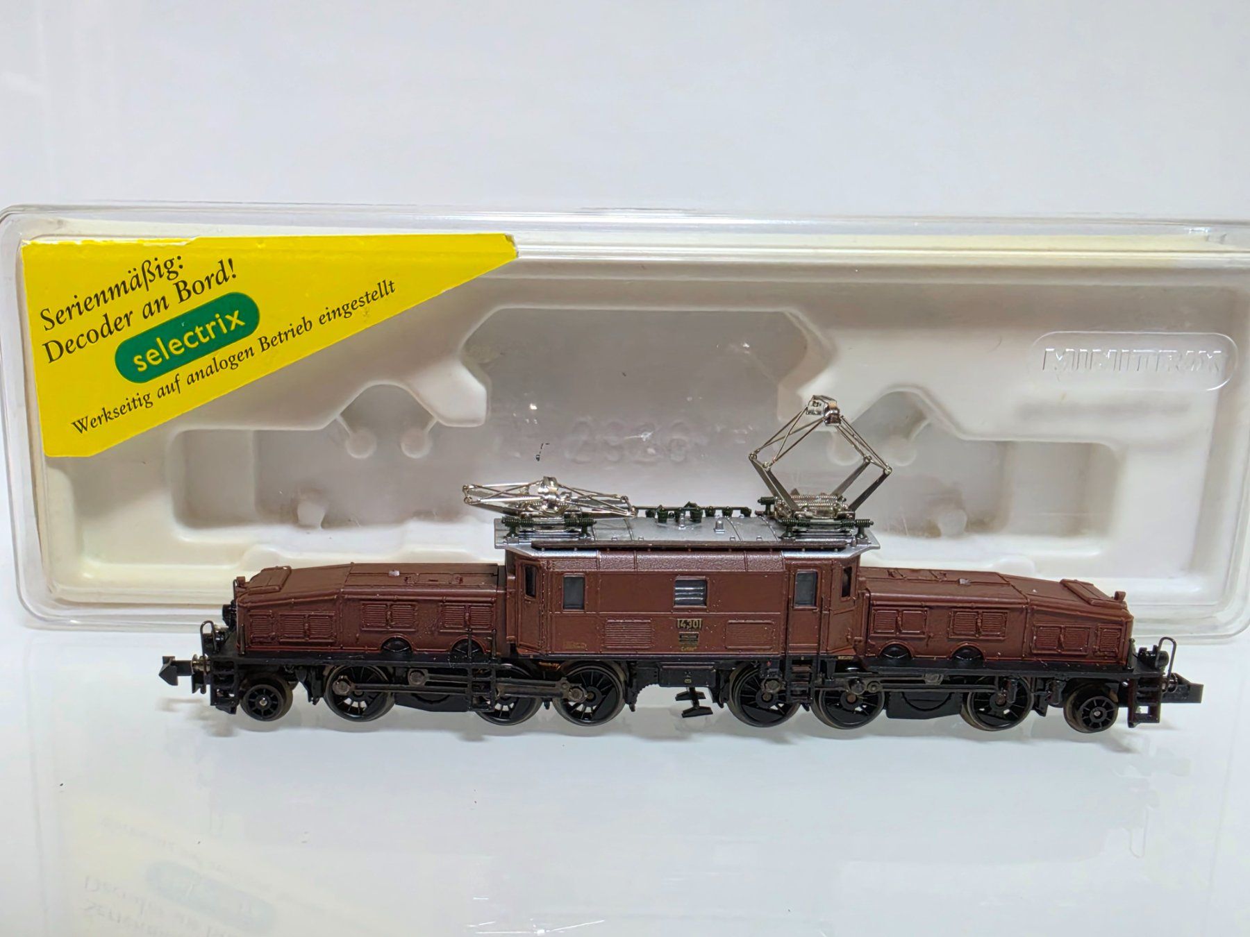 Trix Modellini di ferrovie: Minitrix SBB Ce 6/8 Krokodil Digital – Nuovo e nell'imballaggio originale da Neuenhof venduto da ludovicco