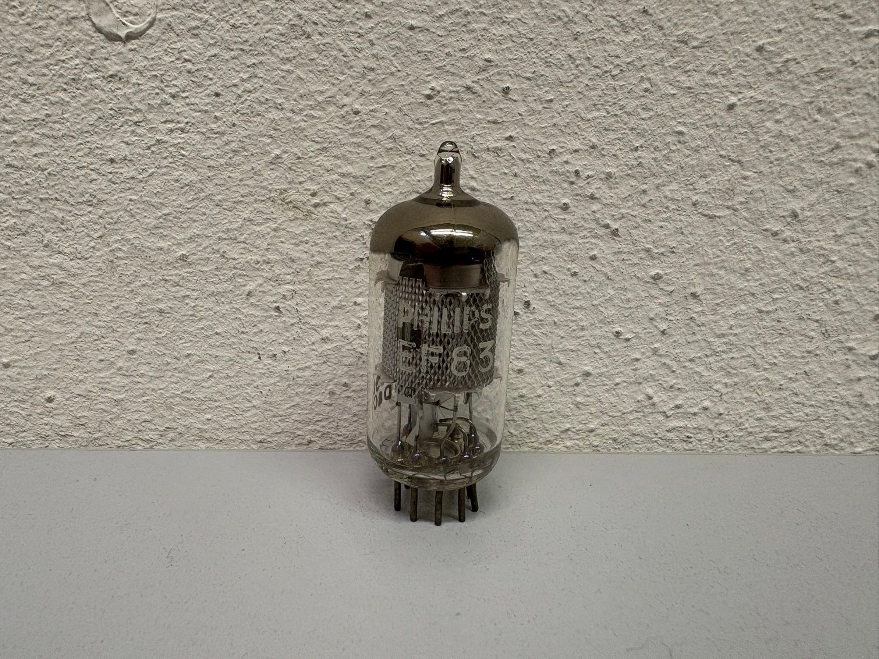 Philips Componenti elettronici: Philips EF 83 – Usato da Hochdorf venduto da av-electronics