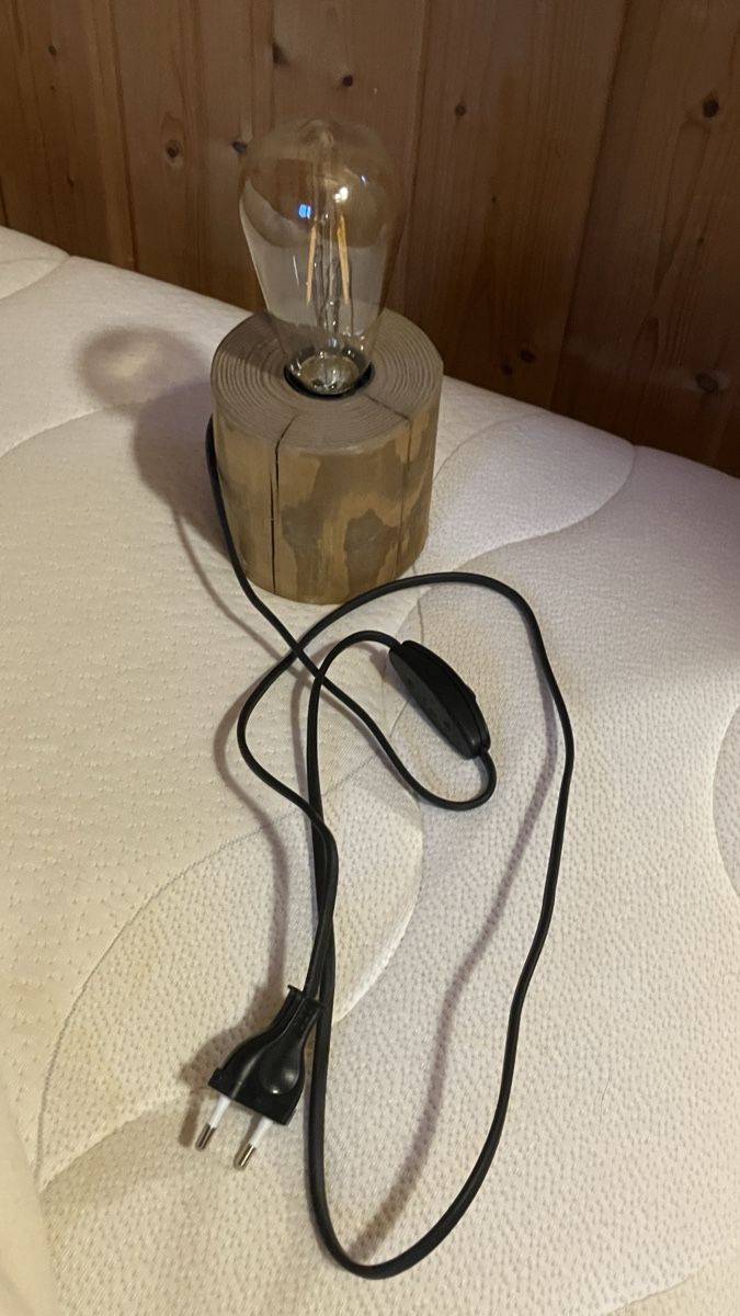 Lampen: Lampe de bureau en bois avec ampoule – Neu (gemäss Beschreibung) aus Ovronnaz von LesBidochons 2