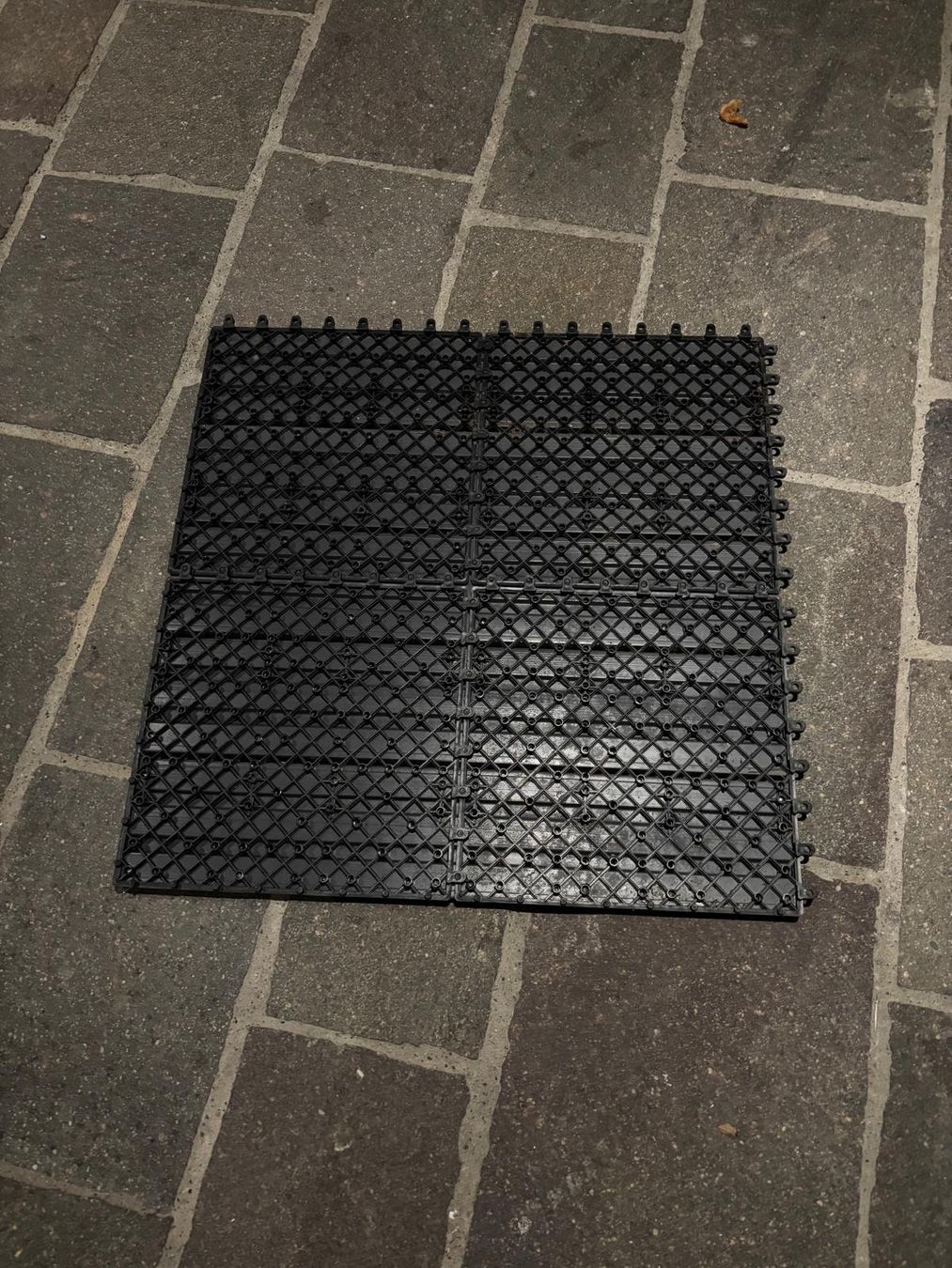 Coop Rivestimenti per pavimenti: Graue Gebrauchte Terrassenplatten. – Usato da Stäfa venduto da MazzaH 3