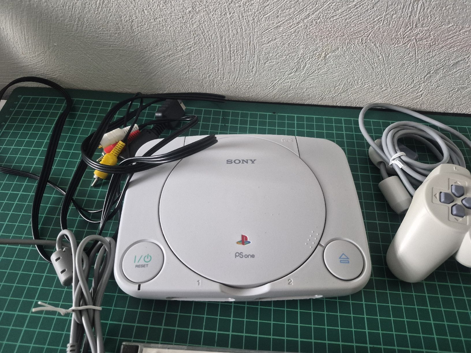 Sony Konsolen: Sony PlayStation 1,  PSone Console with Games and Controller – Neu (gemäss Beschreibung) aus Meyrin von Retro-GZ 3